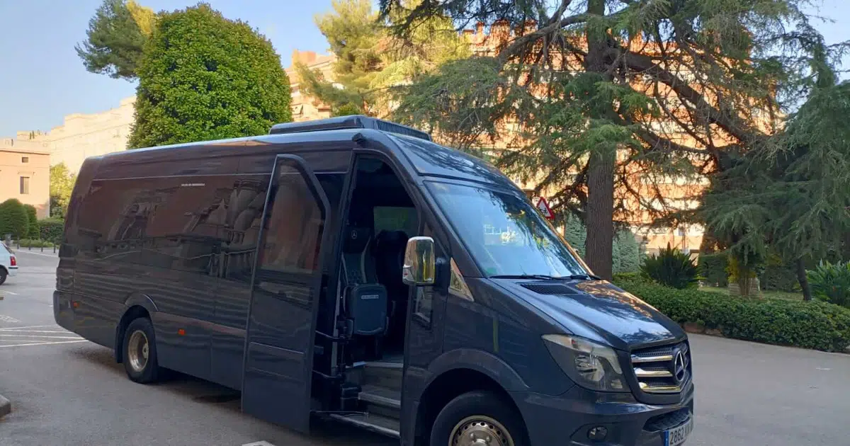 18 seater Mercedes Sprinter minibus with driver Barcelona