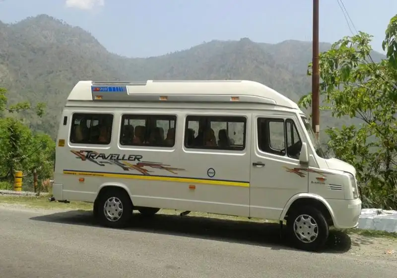 12seater-luxury-tempo japjitravel