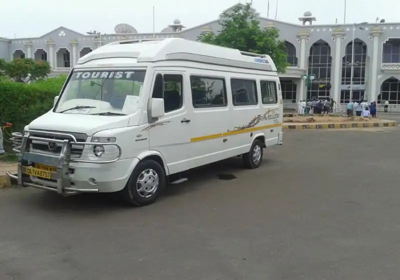 15seater-tempo luxury Japji Travel