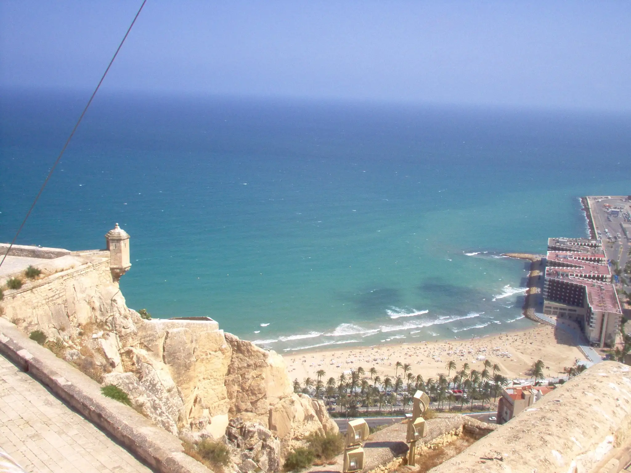 Alacant i Elx juny, castell de Santa Bàrbara (Platja del Postiguel)