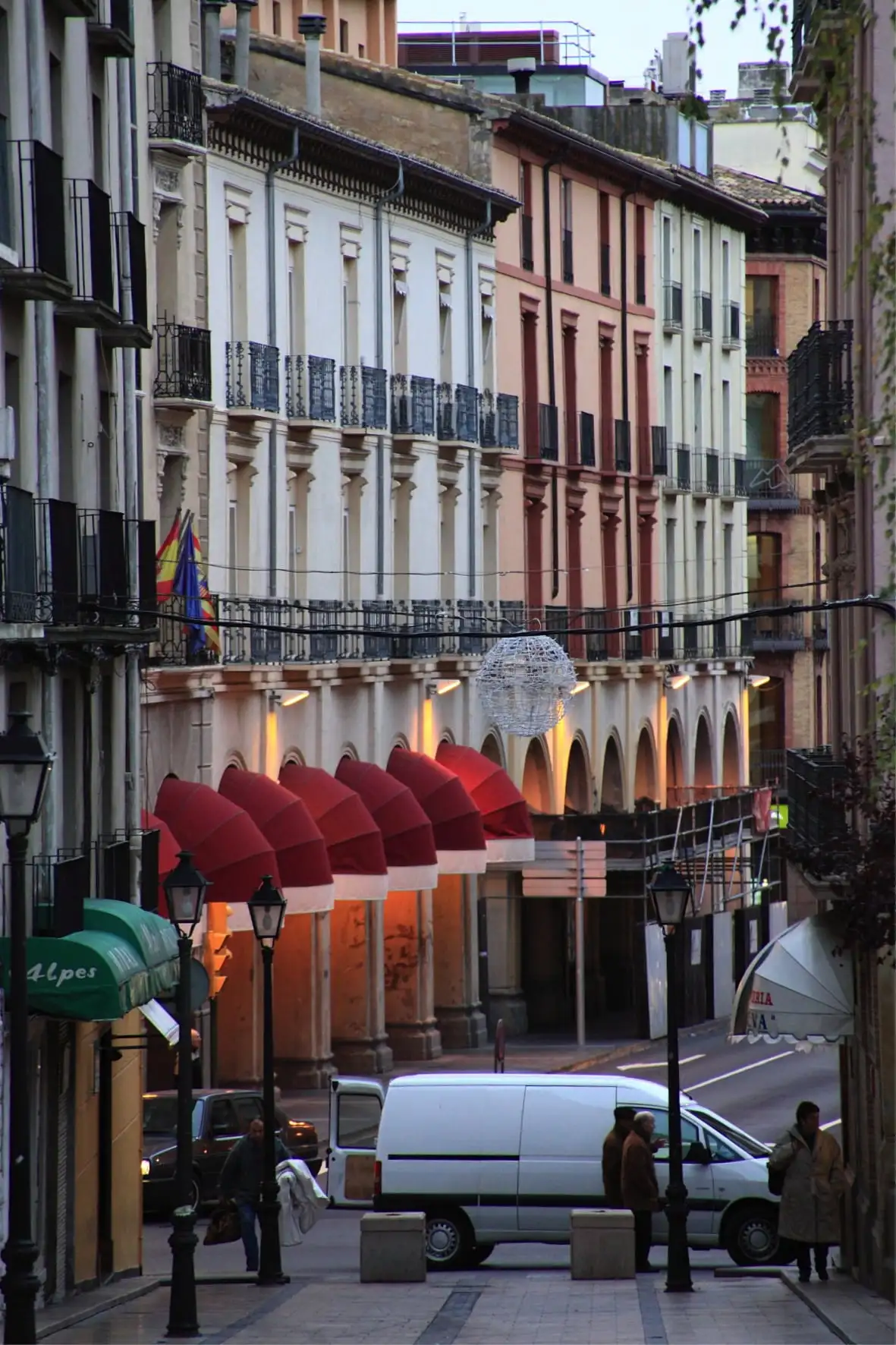 Calles de la Duquesa de Villahermosa y de Galicia