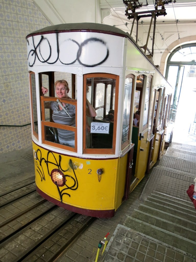 Elevador da Bica to Biarro Alto, Lisbon