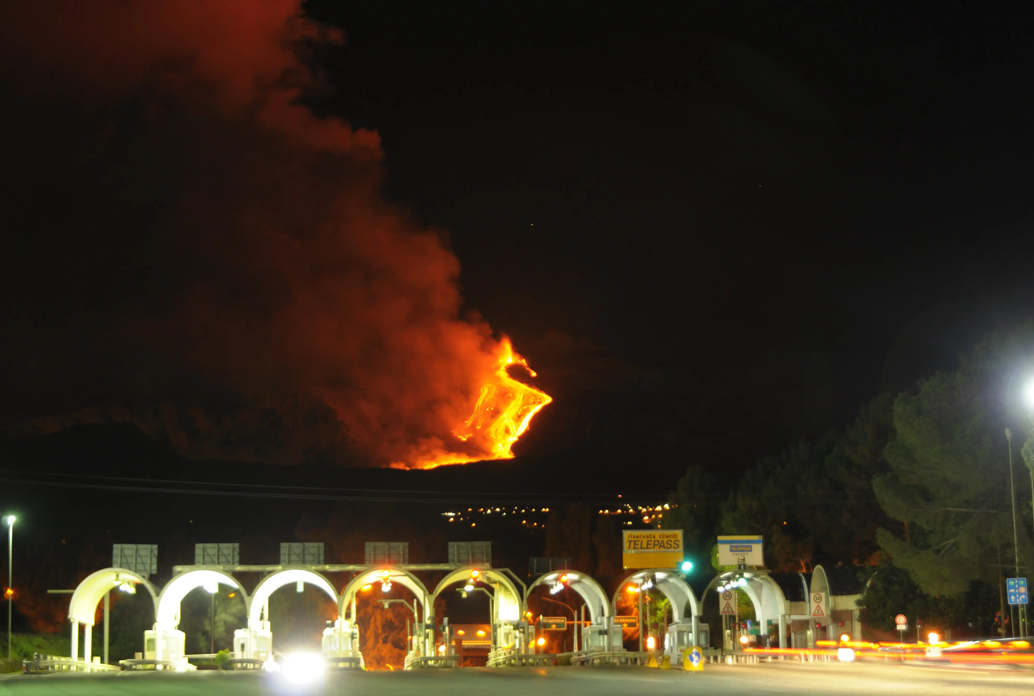 Etna Volcano Paroxysmal Eruption Jan 12 2011