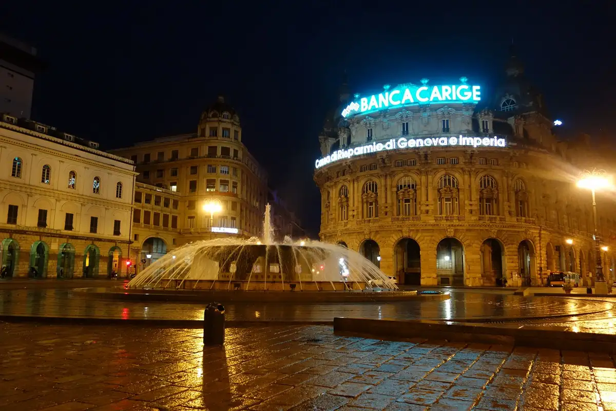 Piazza di Ferrari in rain