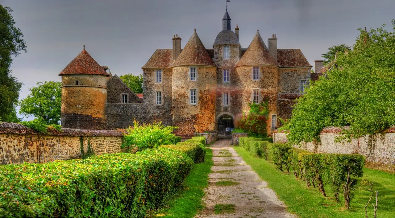 Ratilly hdr, bourgogne burgundy