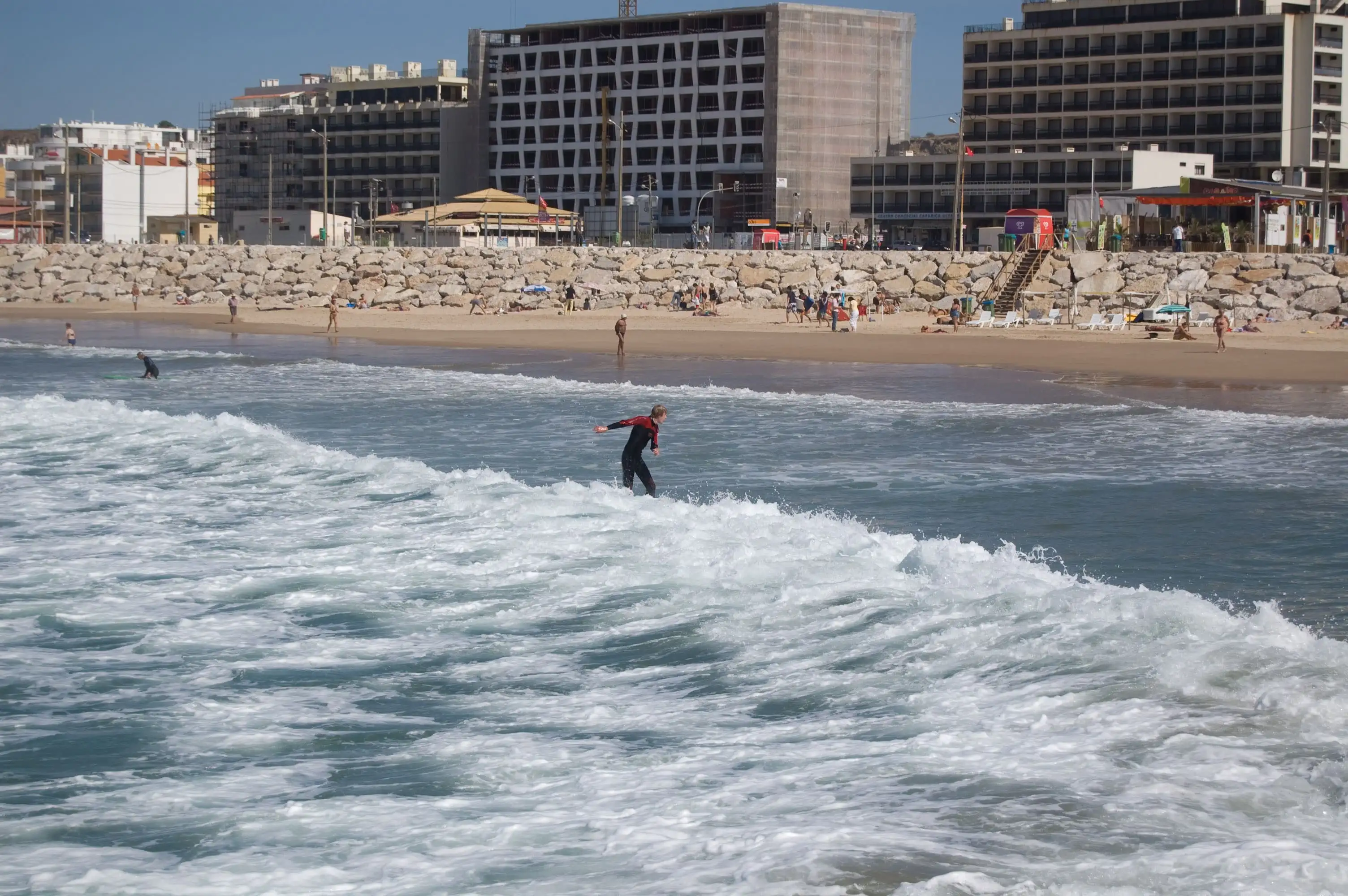 surfing_at_caparica