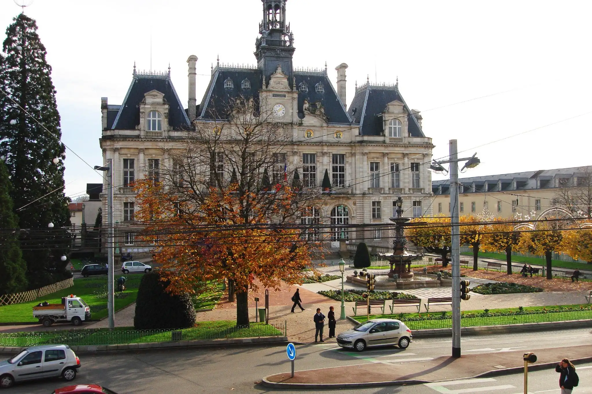 town hall by day, Limoge