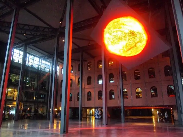 AlhondigaBilbao’s sun screen