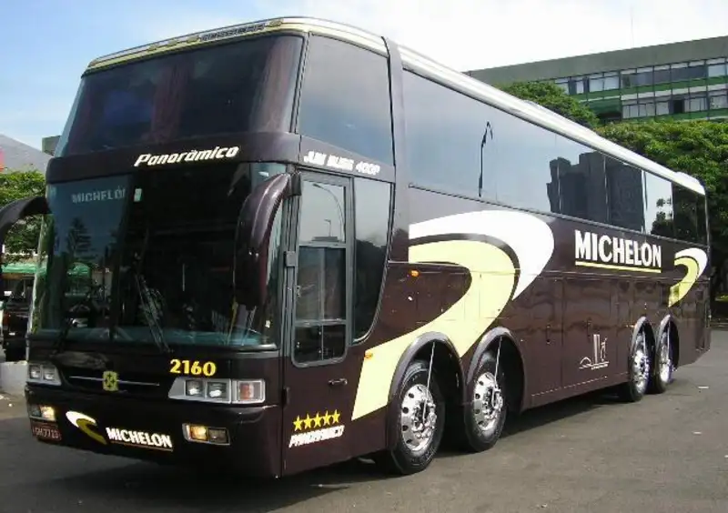 Autocar ejecutivo de Michelon Turismo