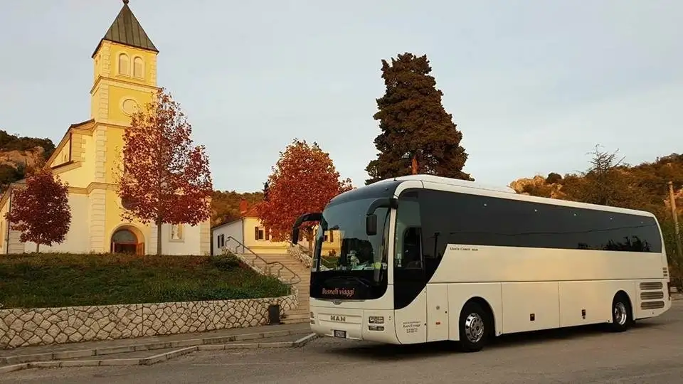 Busnelli Viaggi 52