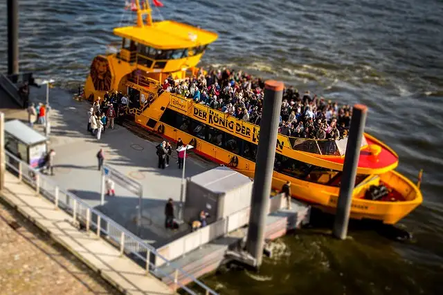 Katamaran Tour in Hamburg