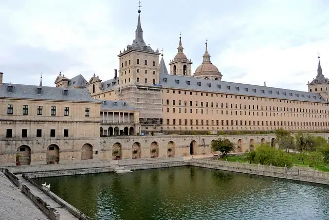 En San Lorenzo del Escorial-Genial vista panorámica de San Lorenzo del Escorial en Madrid