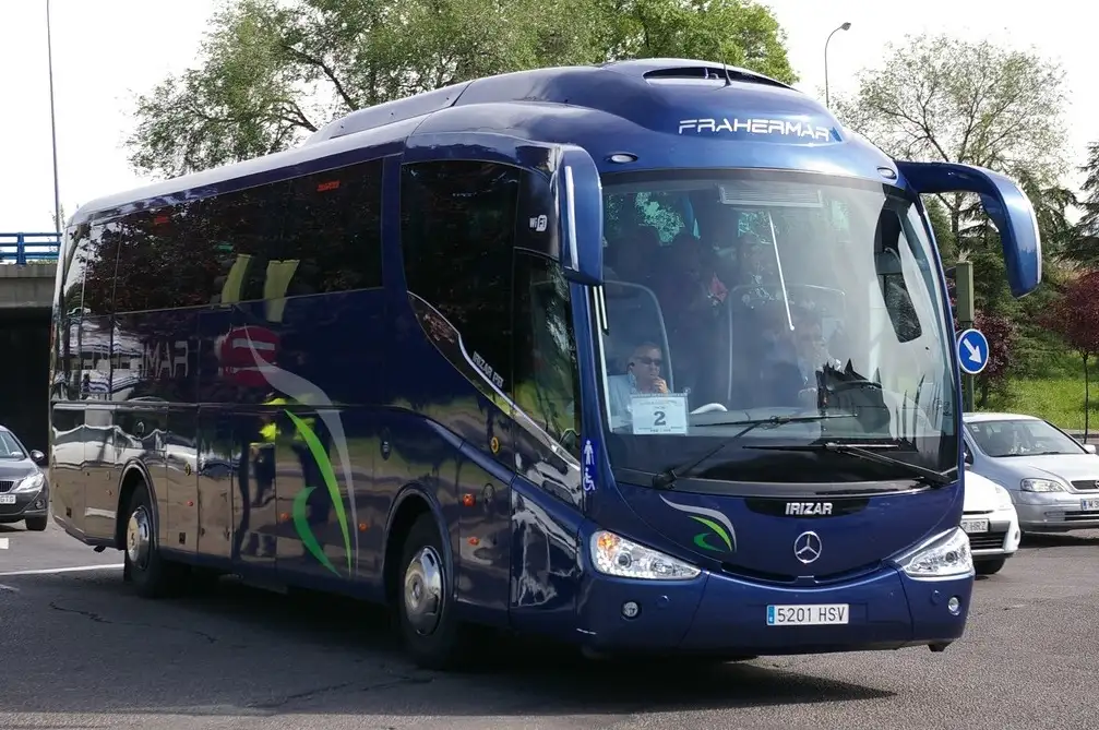 Frahermar-Mercedes_Irizar_PB Ejecutivo 50