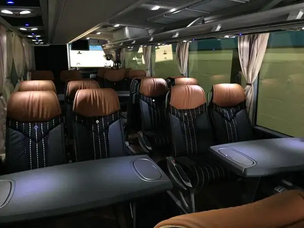 Luxury VIP Coach vanheugtentours