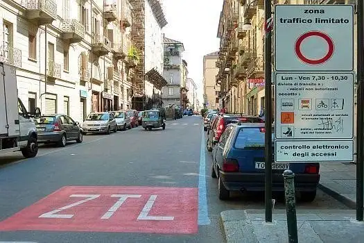 Orari e giorni in cui sono attive le ZTL per i bus a Napoli