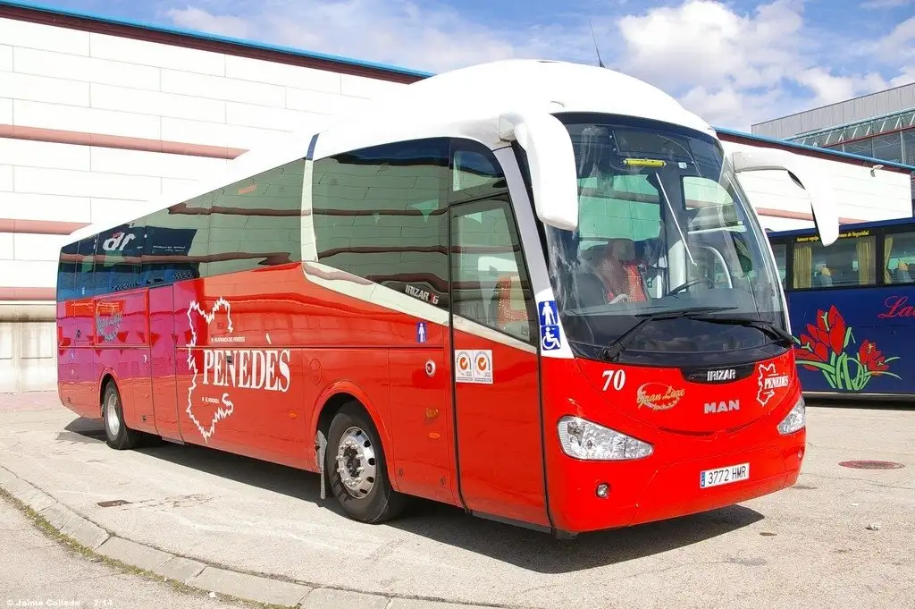 Penedes-70-Man_Irizar_i6