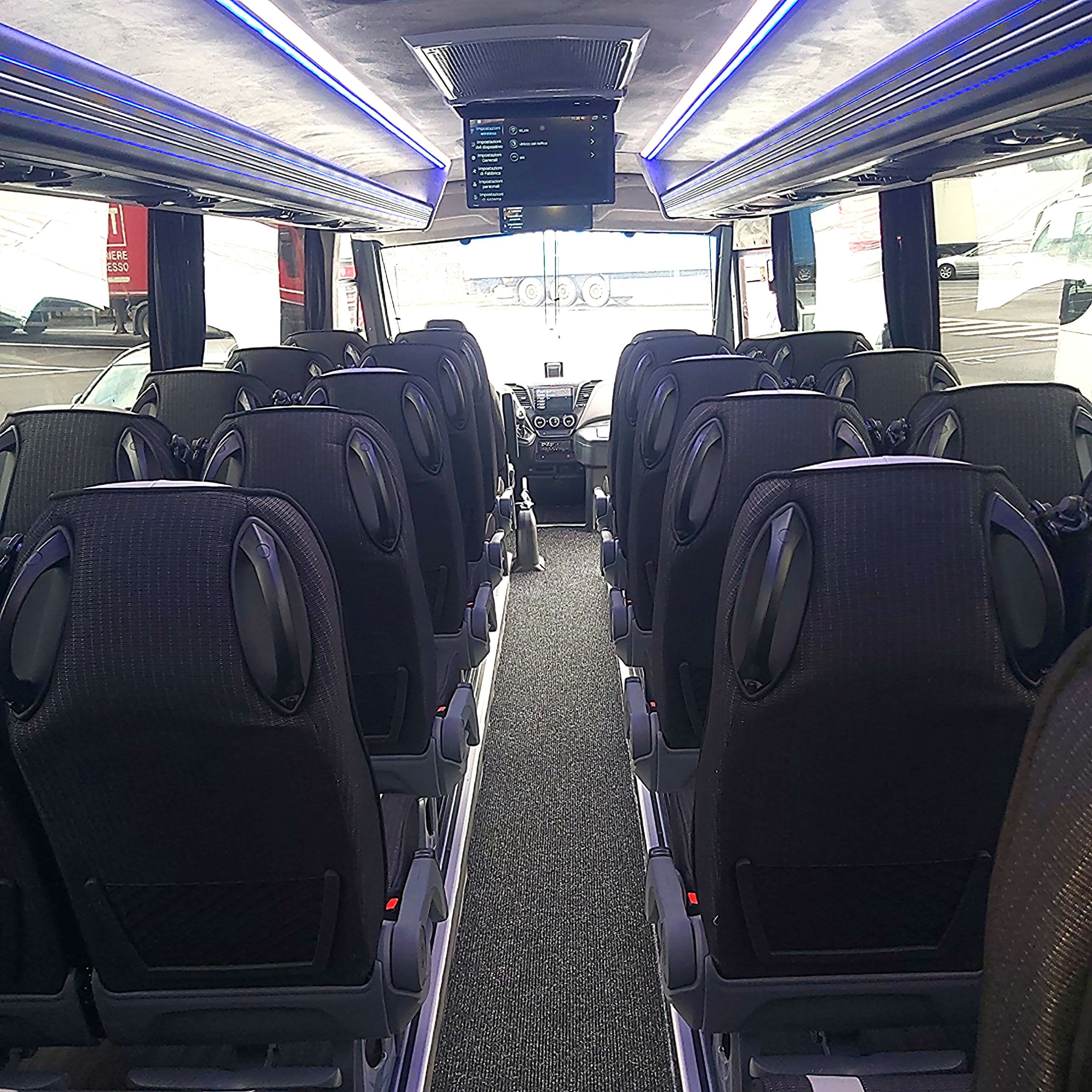 Interno del ns del MERCEDES  SPRINTER (30 posti) di Autonoleggio Amico Srl da TRENTO