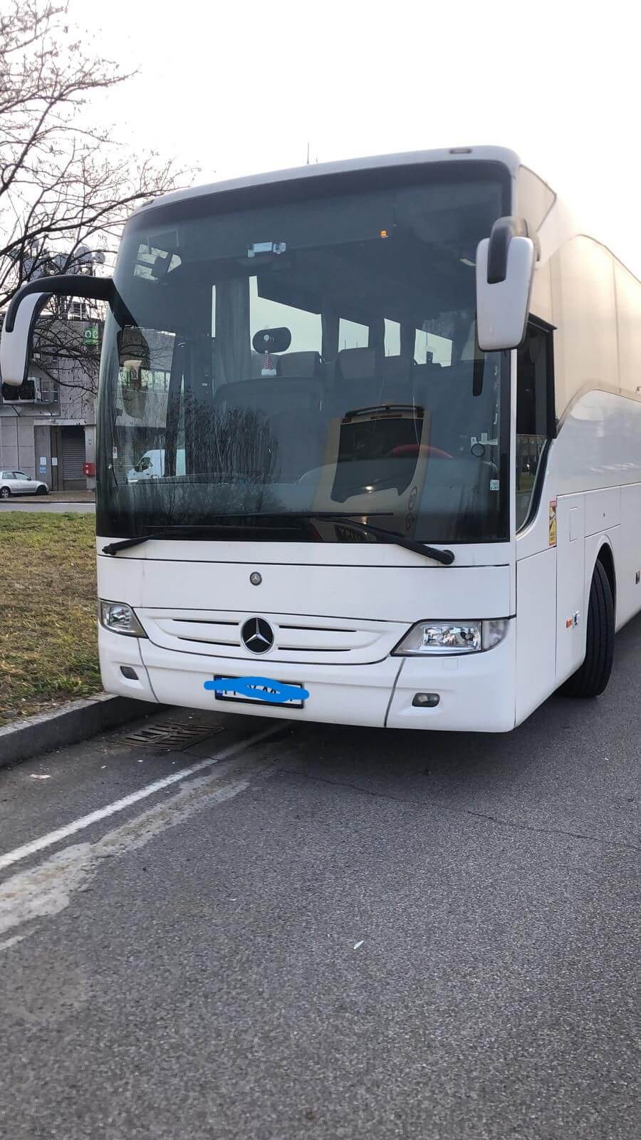 Vista frontale del nostro del mercedes tourismo (59 posti) di Northeca Oü da Tallinn