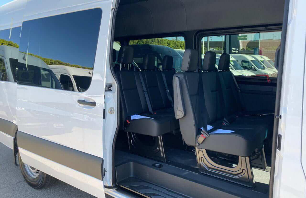 Alquila un 12 asiento Minibús (mercedes  sprinter  2023) de Northeca Oü en Tallinn 