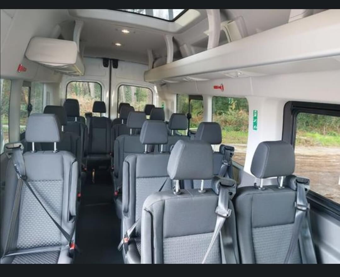 Alquile un Minibús de 15 plazas Ford Transit 2020) de Andalucía Bus de Malaga 