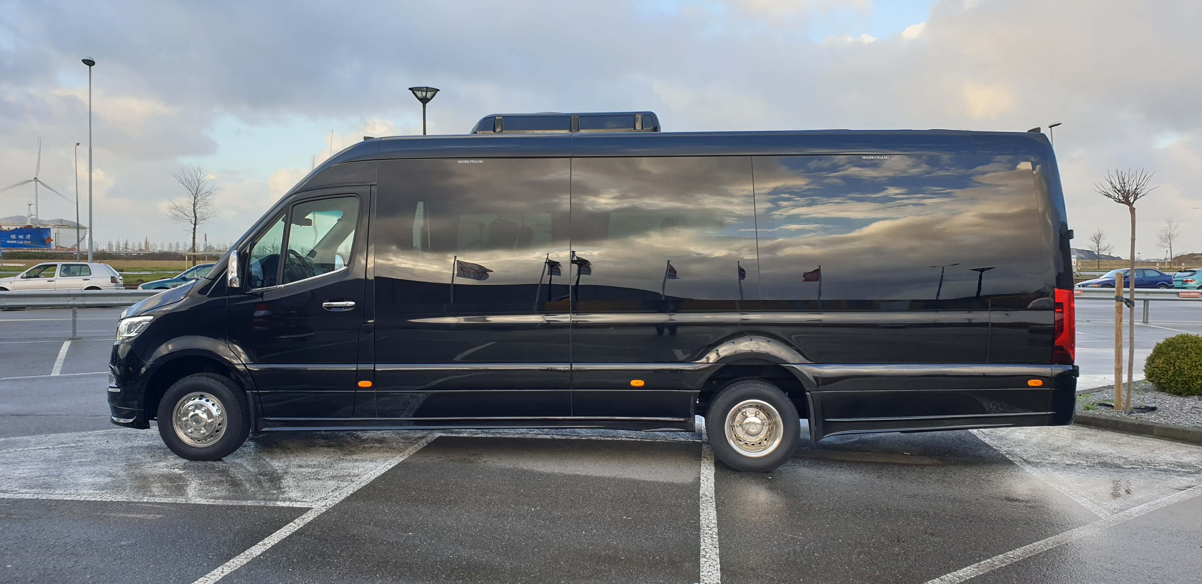 Hire a 20 seater Midibus (Mercedes VIP Sprinter 2021) from Direct Vip Service in Amsterdam 
