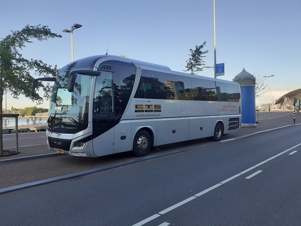 Huur een 50 seater Standaard Bus -Touringcar (MAN LION'S COACH 2019) van Van der Laan Touringcar B.V. in Nieuwkoop 