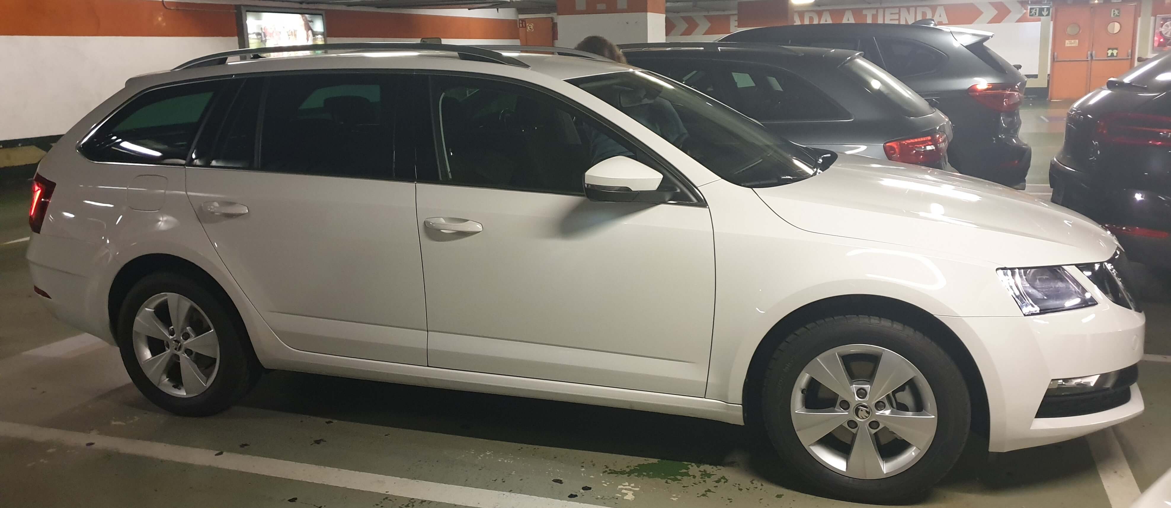 Rent a 5 seater Car with driver (Skoda Octavia combi 2020) from TAXIS YUS NIN from El Llor 