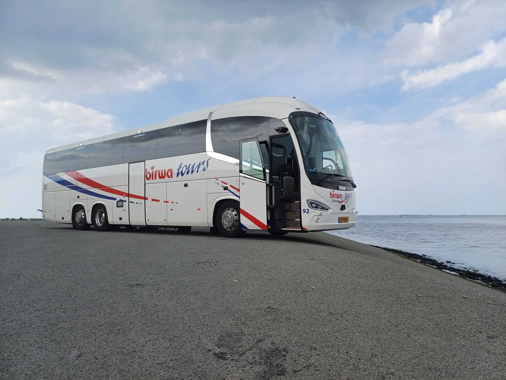 Huur een 62 seater Standaard Bus -Touringcar (Irizar I6S Superhighdecker 2024) van Birwa Tours in Damwald 