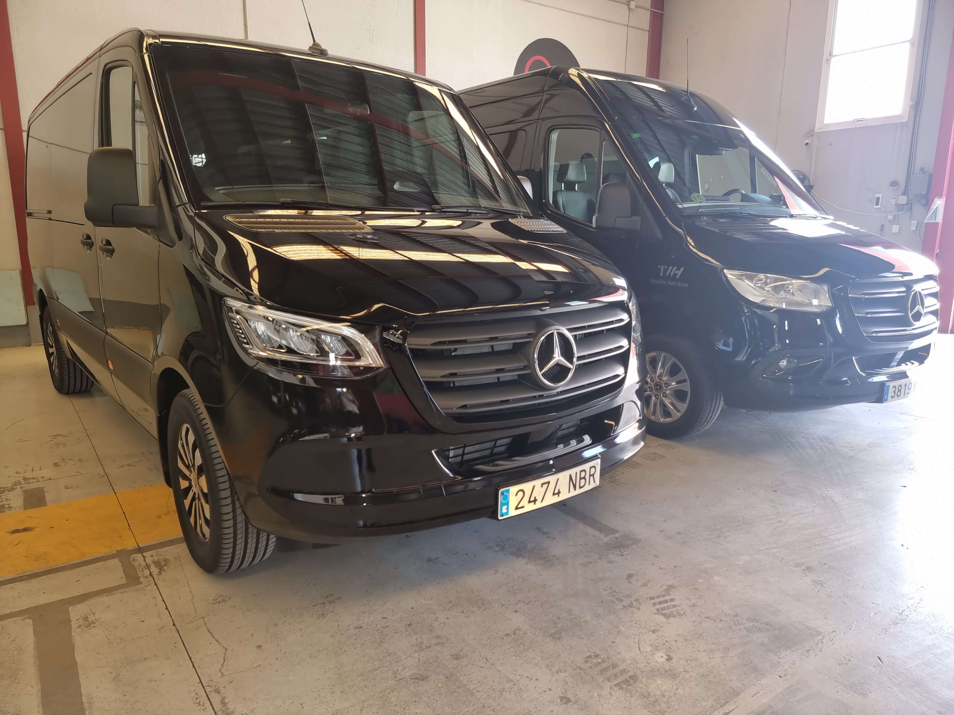 Alquila un 8 asiento Minibús (MERCEDES BENZ SPRINTER 2025) de TWH QUALITY SERVICES S.L en Murcia 