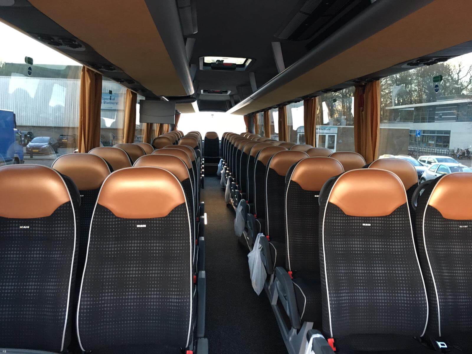 Huur een Standaard Bus -Touringcar (MAN LION'S COACH 2019) met 50 stoelen van Van der Laan Touringcar B.V. uit Nieuwkoop 