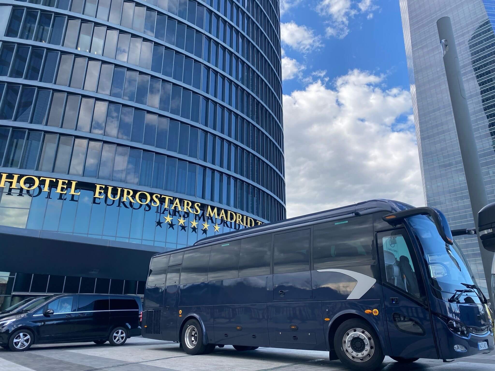 Hire a 39 seater Midibus (KING LONG C10 2025) from Bus Banet in Madrid 