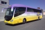 Mieten Sie einen 60 Sitzer Luxus VIP Reisebus ( Autocar ejecutivo con mucho espacio para las piernas, asientos y mesas de lujo y amplia gama de servicios.  2005) von AUTOCARES JUAN OLEA SL in Granada 