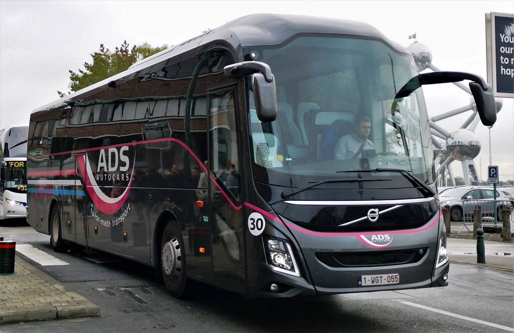 Huur een Executive  Coach (Iveco EVADYS 2018) met 63 stoelen van ADS-AUTOCARS uit Kontich 