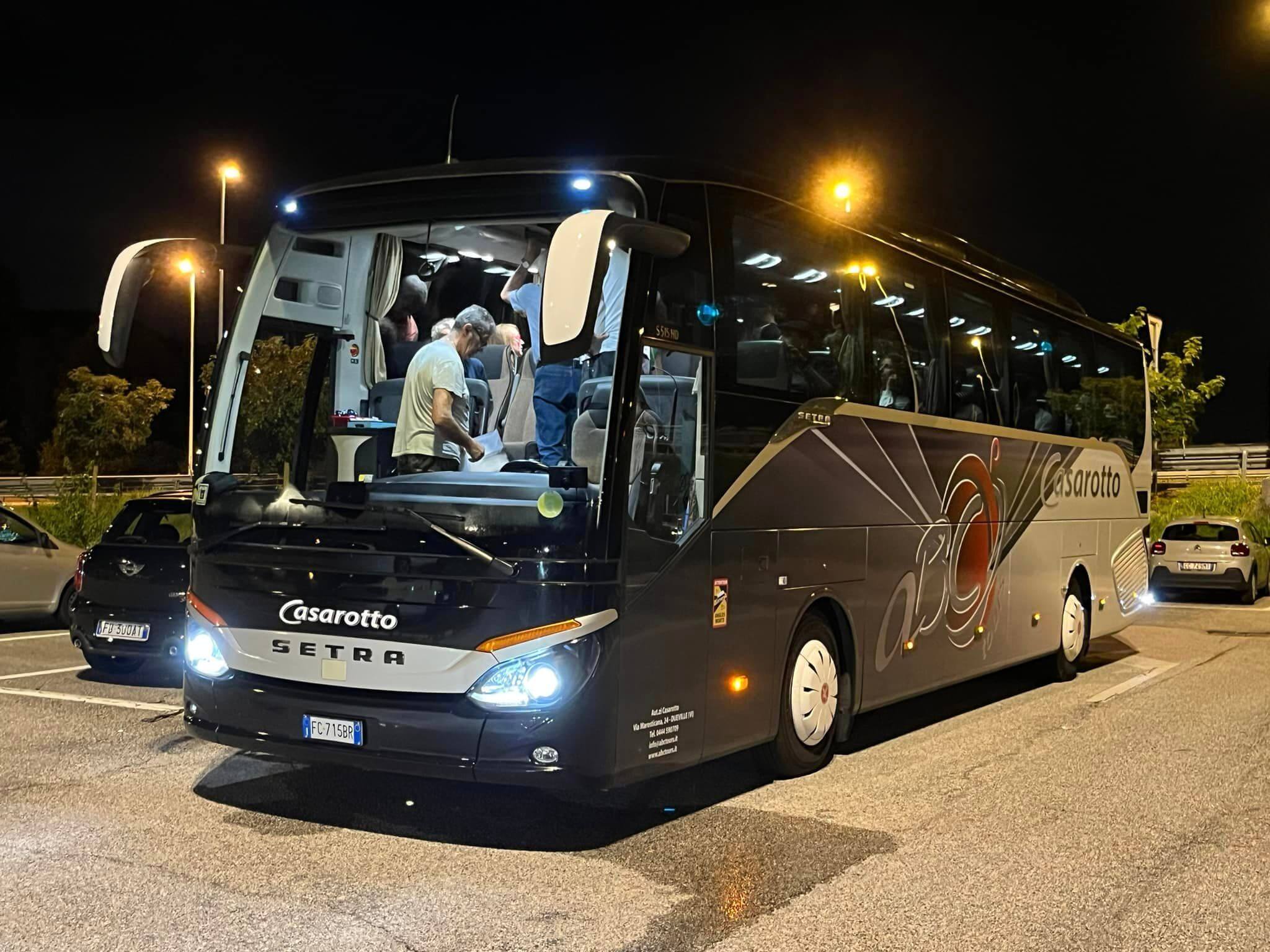 Rent a 50 seater Executive  Coach (MERCEDES V. Tourismo 2019) from Autoservizi Casarotto s.r.l. from Dueville, Vicenza 
