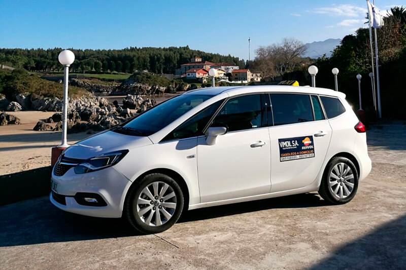 Rent a 6 seater Taxi XL (Opel Zafira Tourer 2017) from Taxi Salva Cué from Celorio 