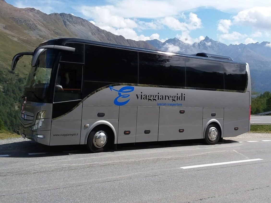 Alquila un 19 asiento Midibus (Mercedes Sprinter Bursa 2013) de VIAGGIAREGIDI en Arco 