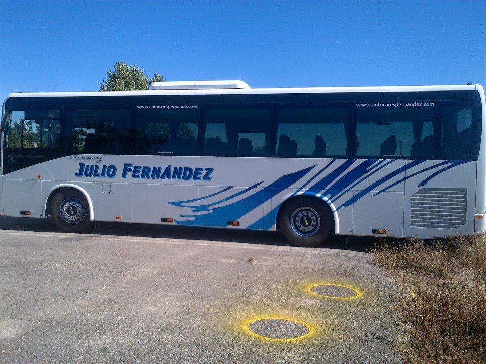 Hire a 49 seater Standard Coach (IVECO Autocar estándar con los servicios básicos  2012) from AUTOCARES JULIO FERNÁNDEZ in CAMARZANA DE TERA 