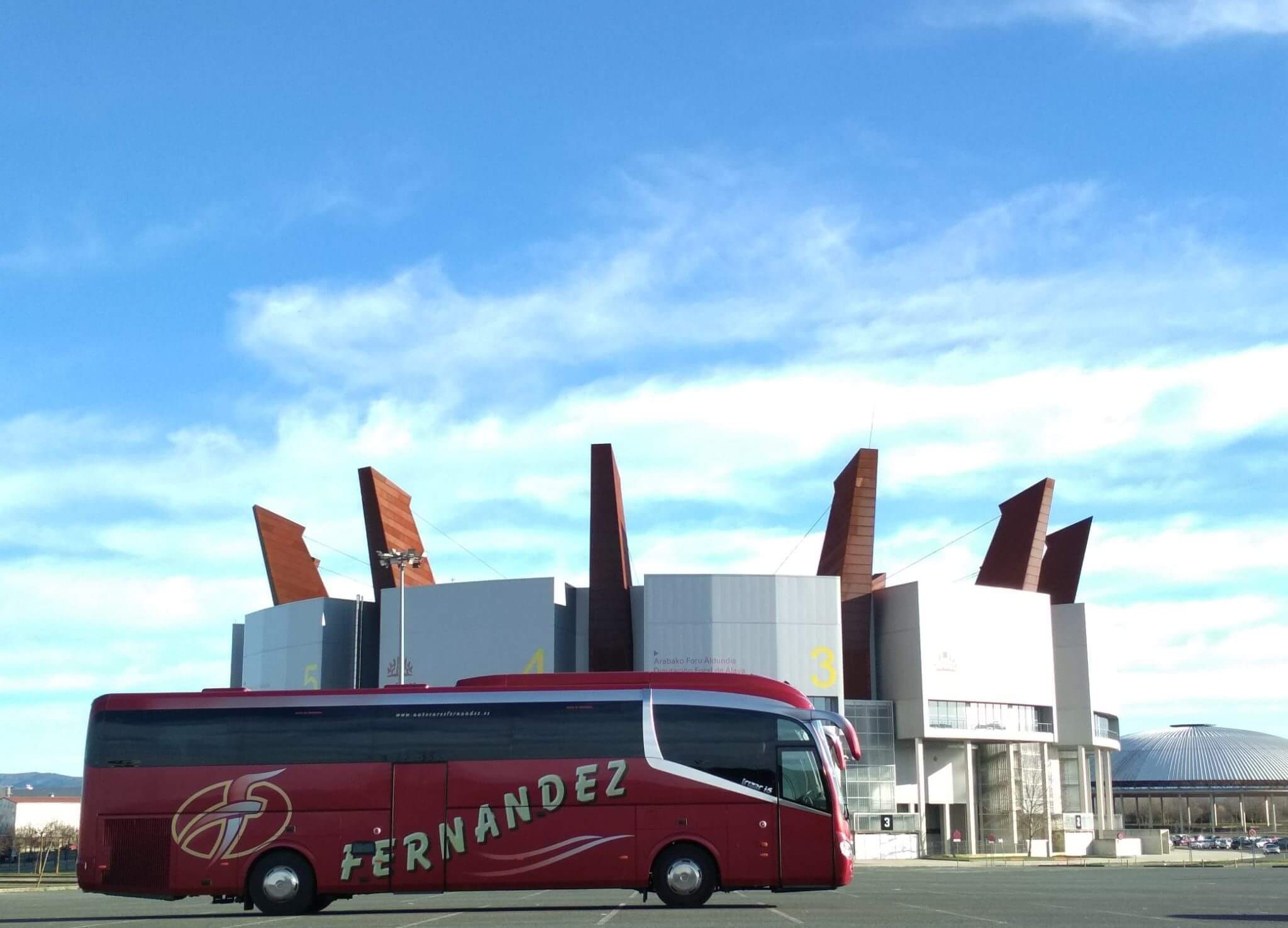 Alquila un 63 asiento Autocar estándard (MAN Lions Coach 2019) de AUTOCARES EUFRONIO FERNANDEZ S.A. en Burgos 