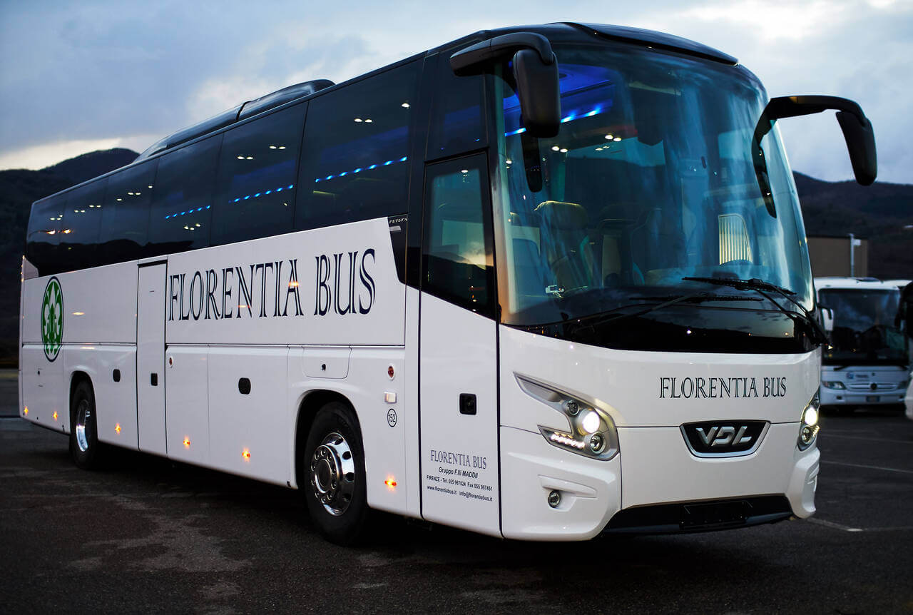 Alquile un Standard Coach de 54 plazas Mercedes Tourismo 2014) de Florentia Bus srl de Firenze 