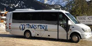 Alquila un 20 asiento Minibús (Mercedes Sprinter 2017) de C.D. TOURS Forlì en Forlì 