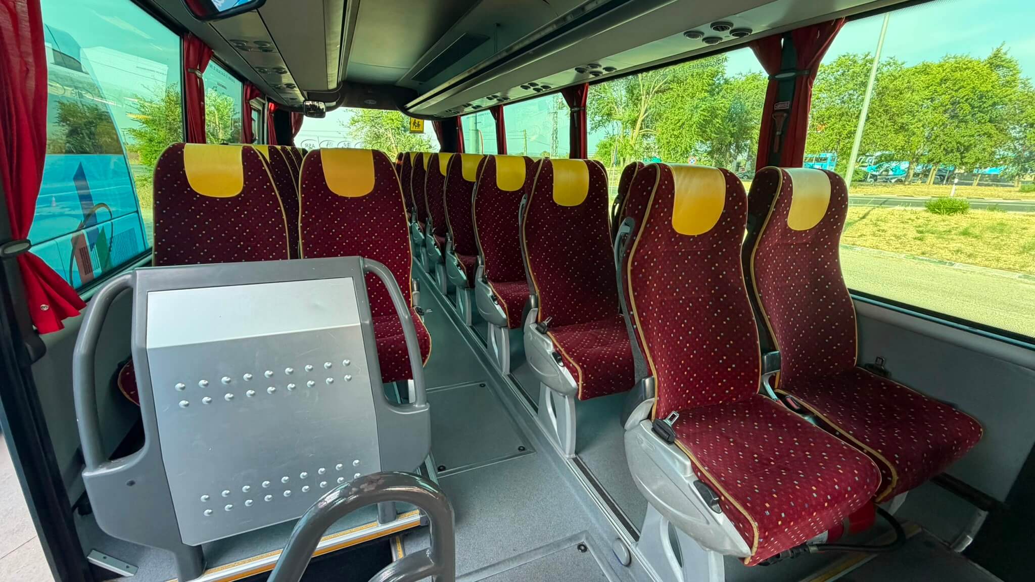 Alquila un 27 asiento Microbus (MAN STACO 2009) de TUDEBUS SLU en TUDELA 
