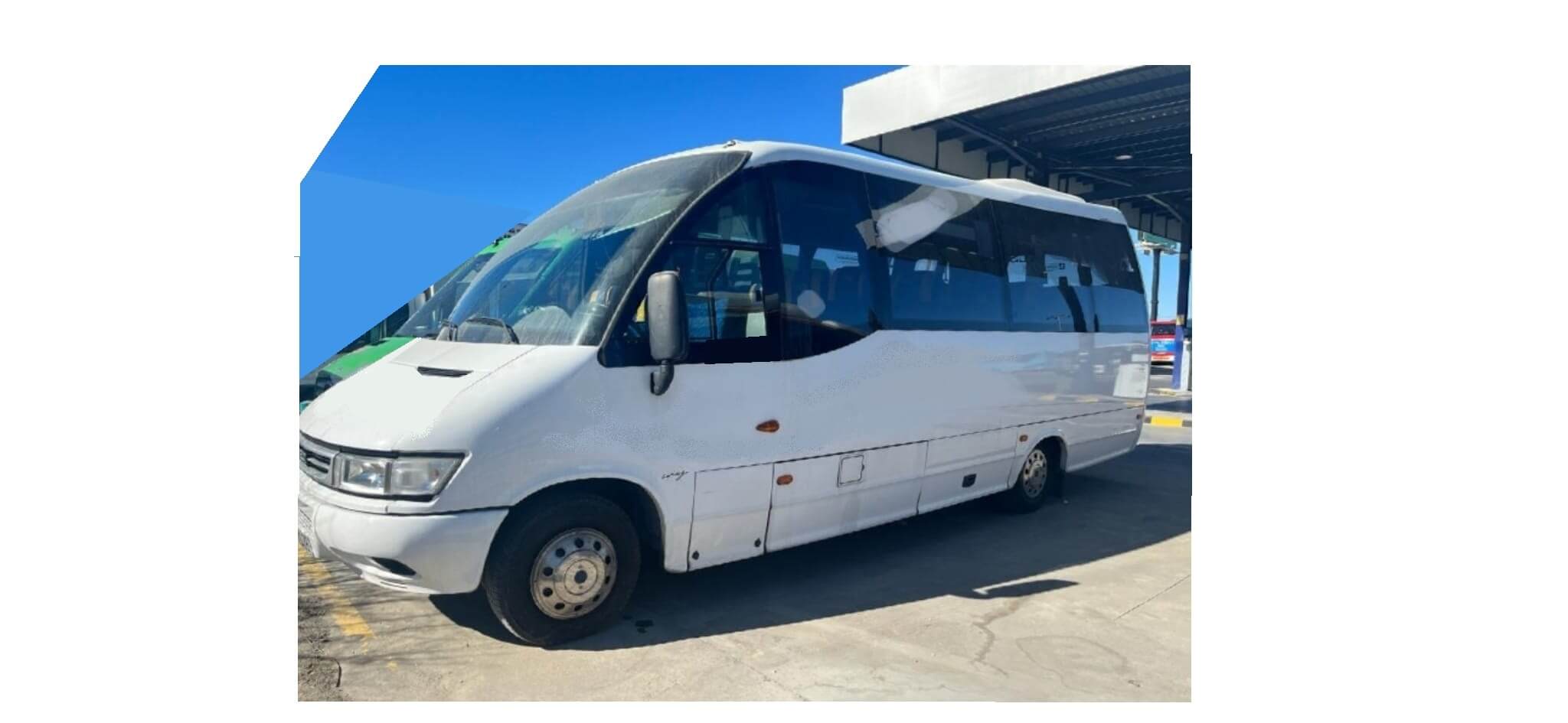 Alquila un 26 asiento Minibús (IVECO WING 180 CV 2006) de TUDEBUS SLU en TUDELA 
