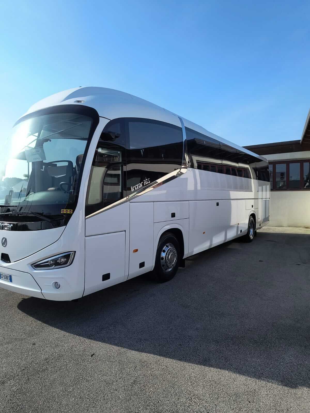 Mieten Sie einen 53 Sitzer Exklusiver Reisebus (Irizar  2025) von Laguna Coach Travel srl in Jesolo 