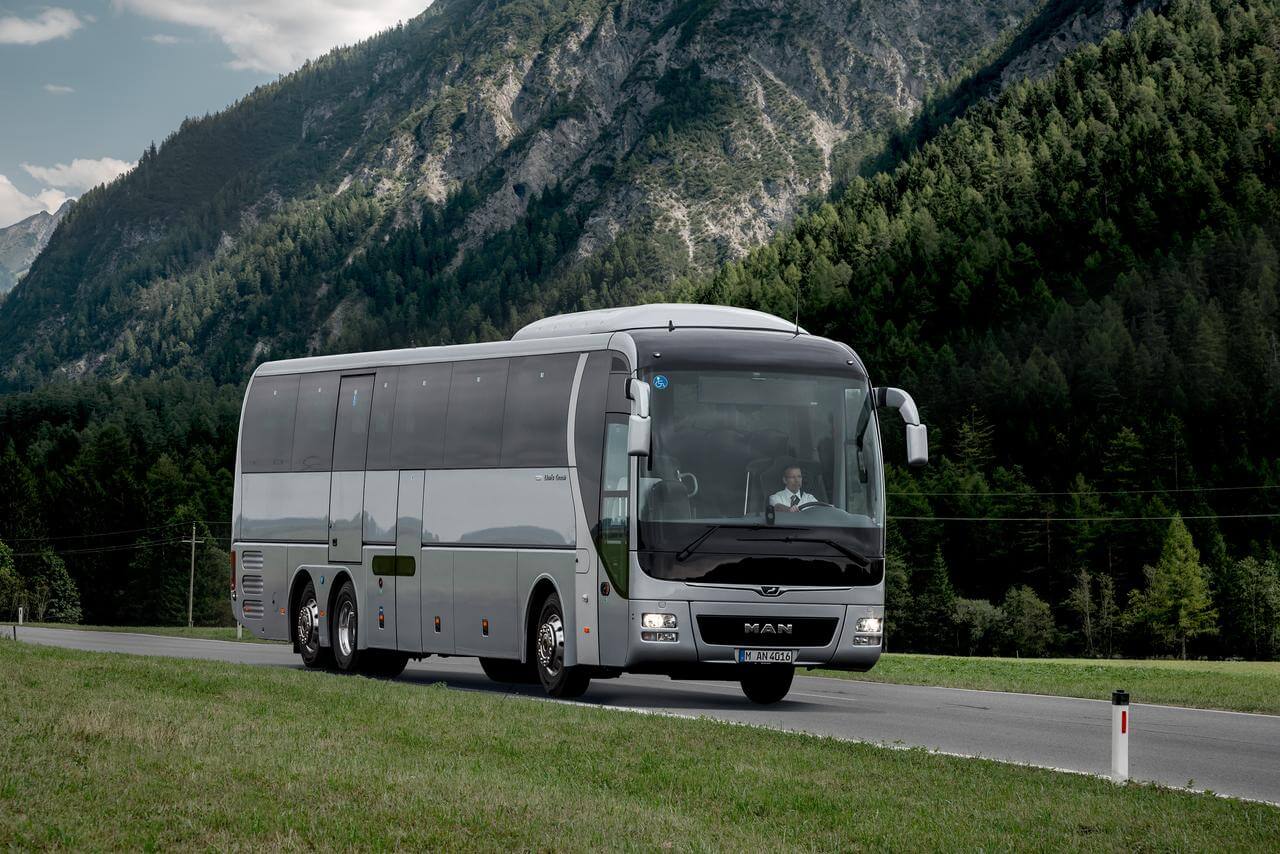 Mieten Sie einen 50 Sitzer Standard Reisebus (MAN . 2018) von HMR Busvermietung & Eventlogistik GmbH in Hamburg 