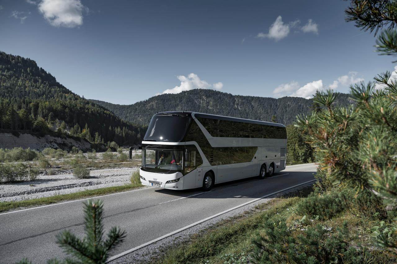 Mieten Sie einen 89 Sitzer Doppeldecker (MAN . 2018) von HMR Busvermietung & Eventlogistik GmbH in Hamburg 