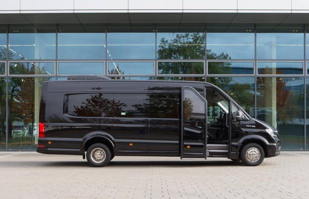 Mieten Sie einen 16 Sitzer Minibus (MAN . 2019) von HMR Busvermietung & Eventlogistik GmbH in Hamburg 