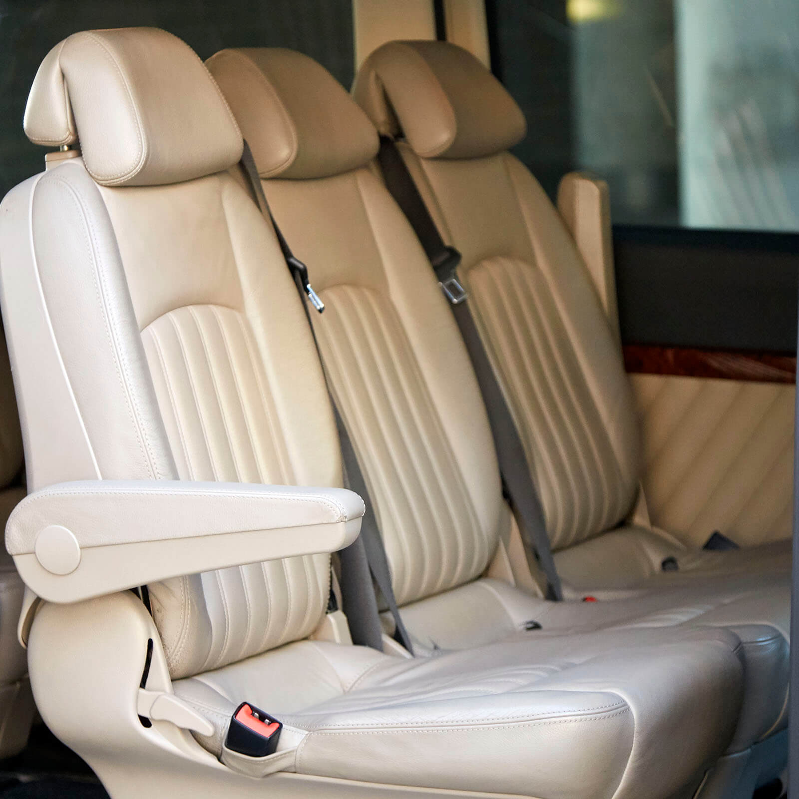 Rent a 8 seater Minivan (Mercedes Benz Sprinter 2020) from AUTOCARES IGLESIAS SL from Vigo 