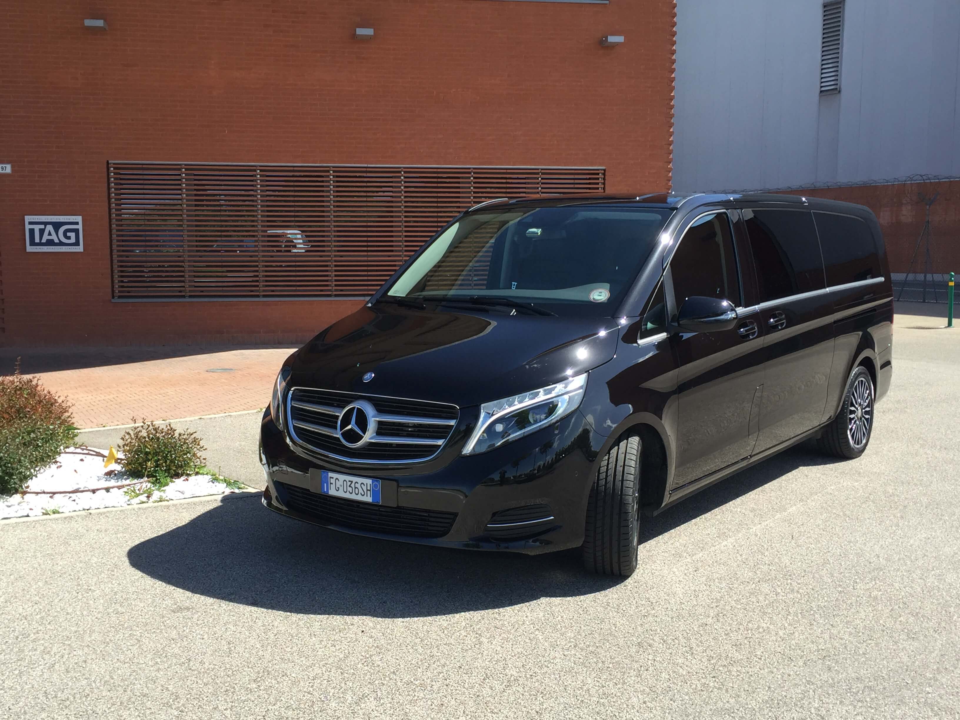 Hire a 7 seater Minivan (MERCEDES V CLASS 2017) from IMOLA BUS in IMOLA 