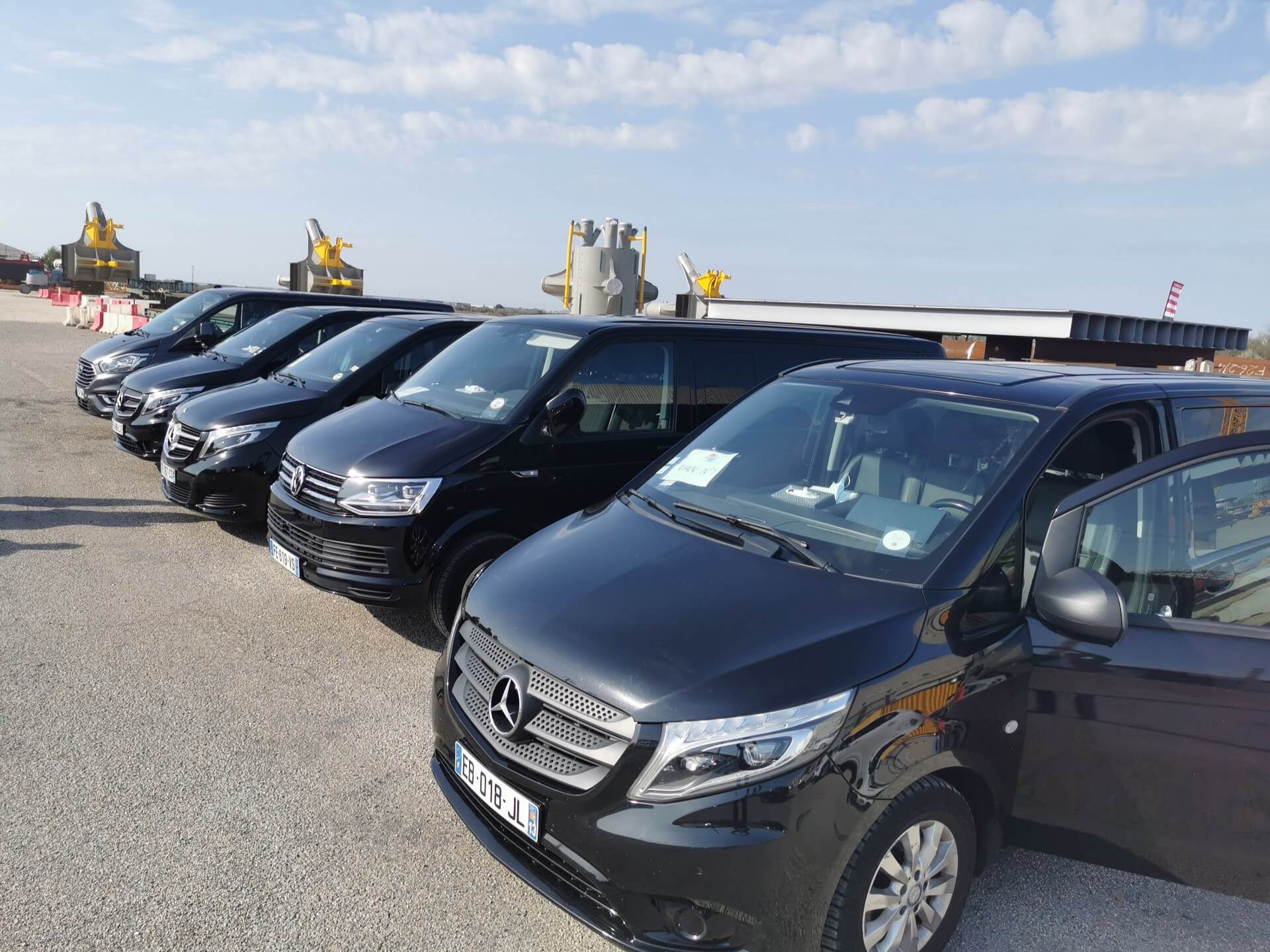 Rent a 8 seater Minivan (VOLKSWAGEN CARAVELLE 2019) from BELLE PROVENCE MINIBUS DELUXE from MARSEILLE 