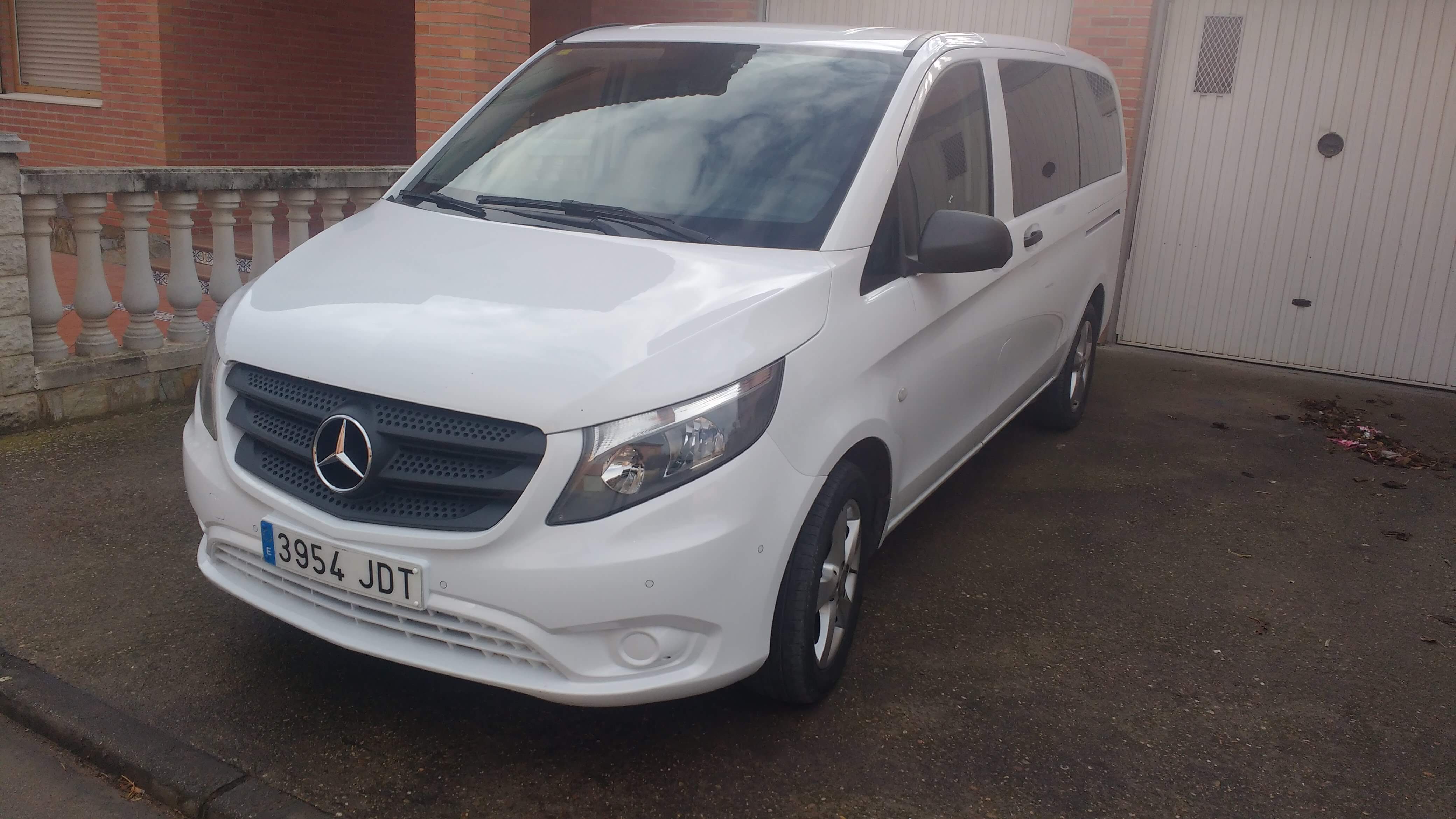Alquila un 8 asiento Taxi XL (MERCEDES Vito 2015) de TAXI 8 PLAZAS en MALLÉN 